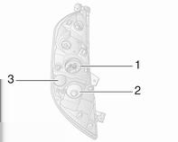 2. Ta loss kontakten från lamphållaren. 3. Vrid lamphållaren moturs för att lossa den. 4. Ta ut lamphållaren från reflektorhuset. 5. Ta loss glödlampan från lamphållaren och byt glödlampa. 6.