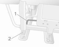 Stolar, säkerhetsfunktioner 53 9 Varning Se till att ryggstödet återgår till sitt rätta läge och att säkerhetsbältets spännen fästs ordentligt. Sätta fast och lossa säkerhetsbälten 3 56.