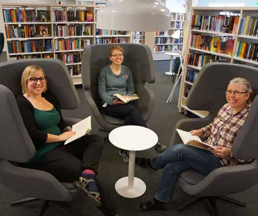 På biblioteken anordnas också författarträffar och barnteater. Mer information finns på bibliotek.uddevalla.