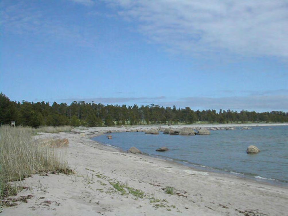 Naturreservat och naturvårdsområden Kommunens läge, med alltifrån en utpräglad ytterskärgård till kuperade storskogar, skapar förutsättningar för en rik och varierad natur.