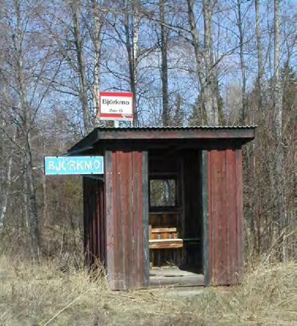 Kollektivtrafik För tågtrafiken på Ostkustbanan svarar för närvarande två företag, SJ och X-Trafik.