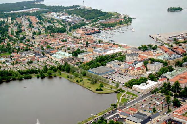 Foto: Bergslagsbild AB, Karlskoga Nu är det hög tid att en ny professionell och kreativ process inleds med målet att klarlägga förutsättningarna för stadsförnyelsen i Hudiksvalls hamnområde.