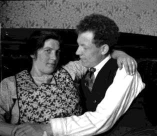 1890 1954 Vet du mera om Arvid Andersson Arvid eller Andersson, känner du till fotograf foton av honom? Sänd mail till info@salakonst.