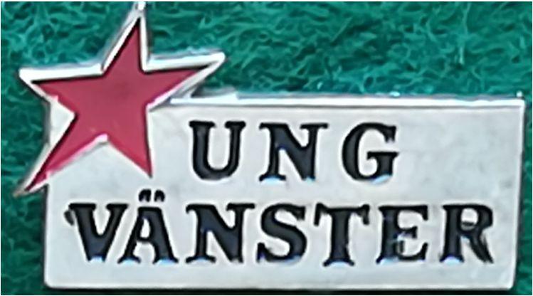 6.12 Ung Vänster. Vänsterpartiets ungdomsförbund, märket utkom 1991. 1903 bildades Socialdemokratiska Ungdomsförbundet- SDUF.