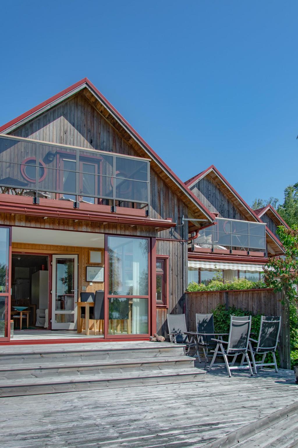 ostadsaktiehus vid Slottssundet i Sund Fantastiskt sommarhus eller året runt boende vid golfbanan i Kastelholm.