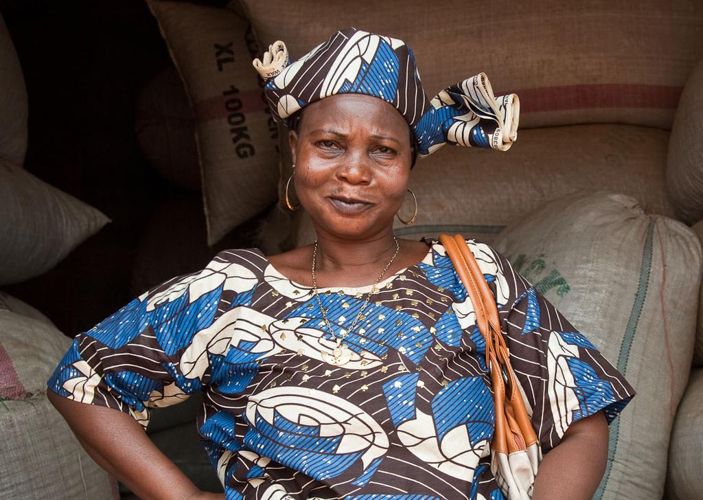 TRE HOPPFULLA BERÄTTELSER. MERCY AMEYAW & SJÄLVSTÄNDIGHETEN. Foto: Johannes Odé FRÅN MAKTLÖSHET TILL SJÄLVFÖRSÖRJNING. Mercy Ameyaw från Kyempo i Ghana har gjort en inspirerande förändringsresa.