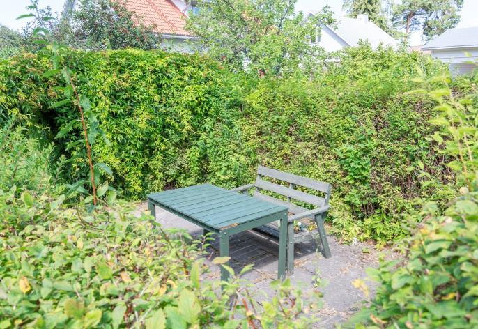 FAKTA FASTIGHETSBETECKNING: Tomt 8 i kvarter 14 i stadsdelen Sveden i Mariehamn (478-8-14-8) TOMTAREAL: 748 m² IBRUKTAGNINSÅR: 1952 (ursprungsbyggnad) 1971 (tillbyggnad) BYGGNADSMATERIAL: Trästomme