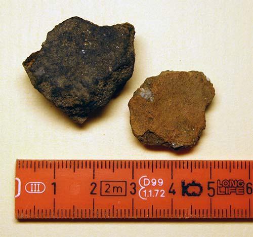 järnålder) samt metallfynd i form av bly och ett beslagsfragment av brons.