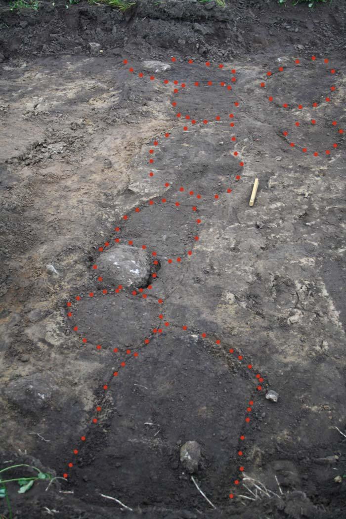 Samtliga stenlyft är markerade I övriga schakt framkom anläggningar spritt över ytan (se