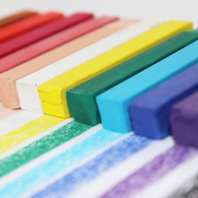 Omdat acrylverf zo veelzijdig is, zijn er letterlijk honderden verschillende dingen die je kunt doen met dit medium.
