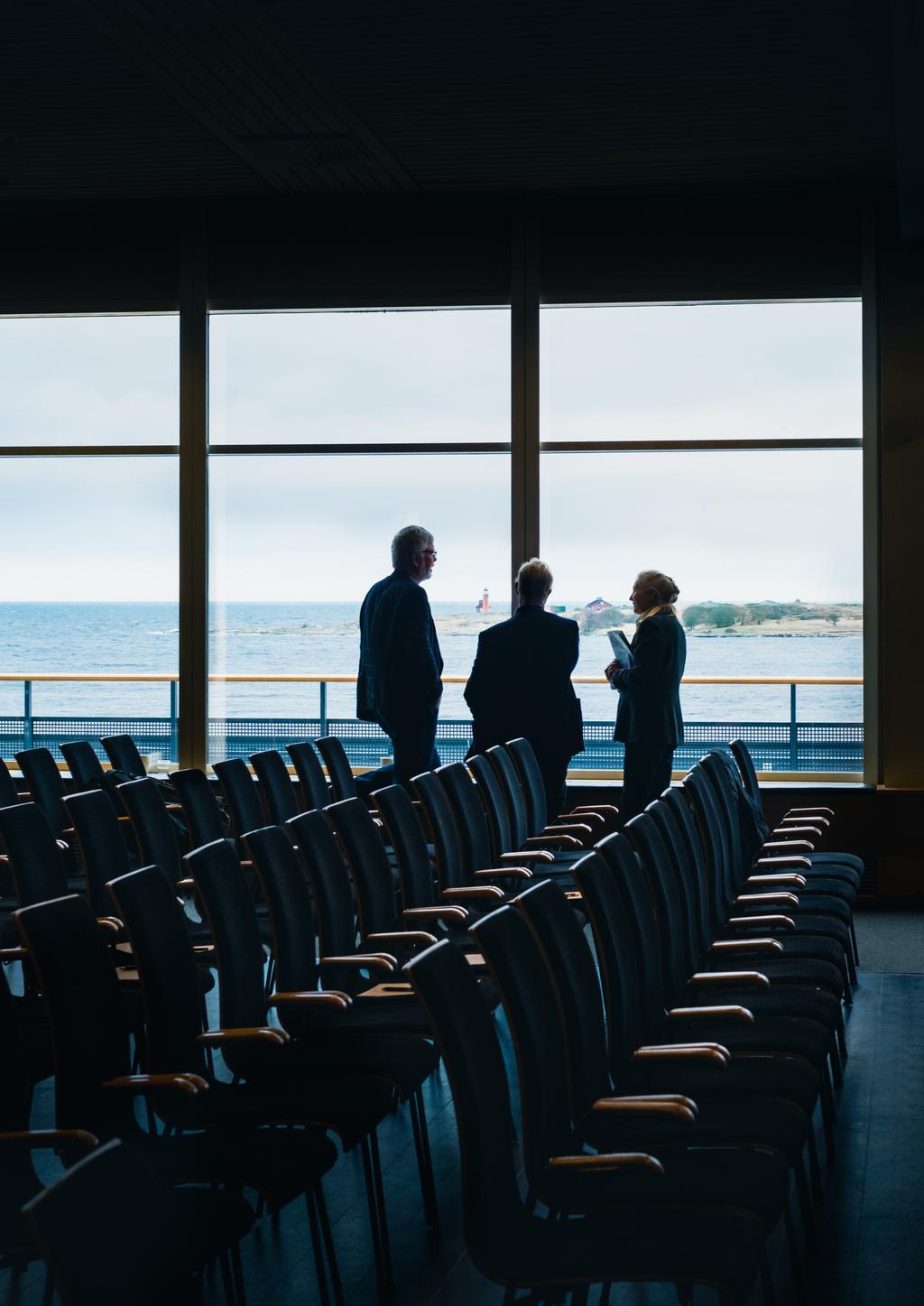 MÖTE Mötesdeltagare tar en paus från det intensiva programmet under en kongress på Hotel Tylösand.