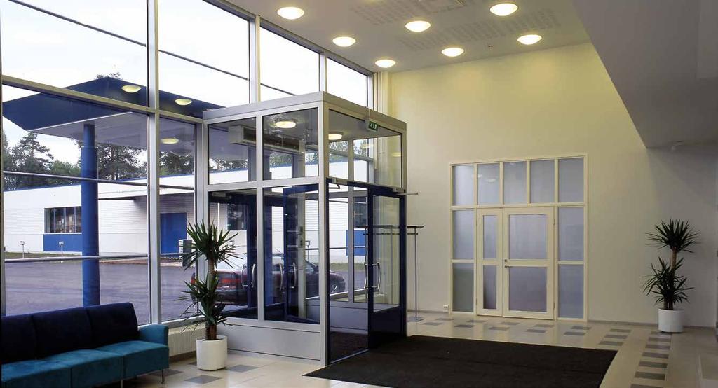 AVR400 LED TC E27 Eleganta och effektiva armaturer för entréhallar, korridorer, kontor, hotellrum och hemmets alla belysningsbehov. Lämplig för både våta och torra utrymmen. Move!