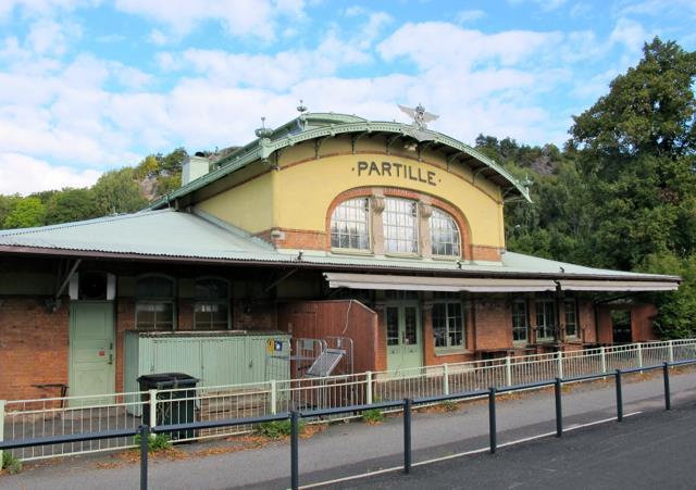Partille Kyrka Partille station Kommunen är belägen i de västra delarna av landskapet Västergötland och