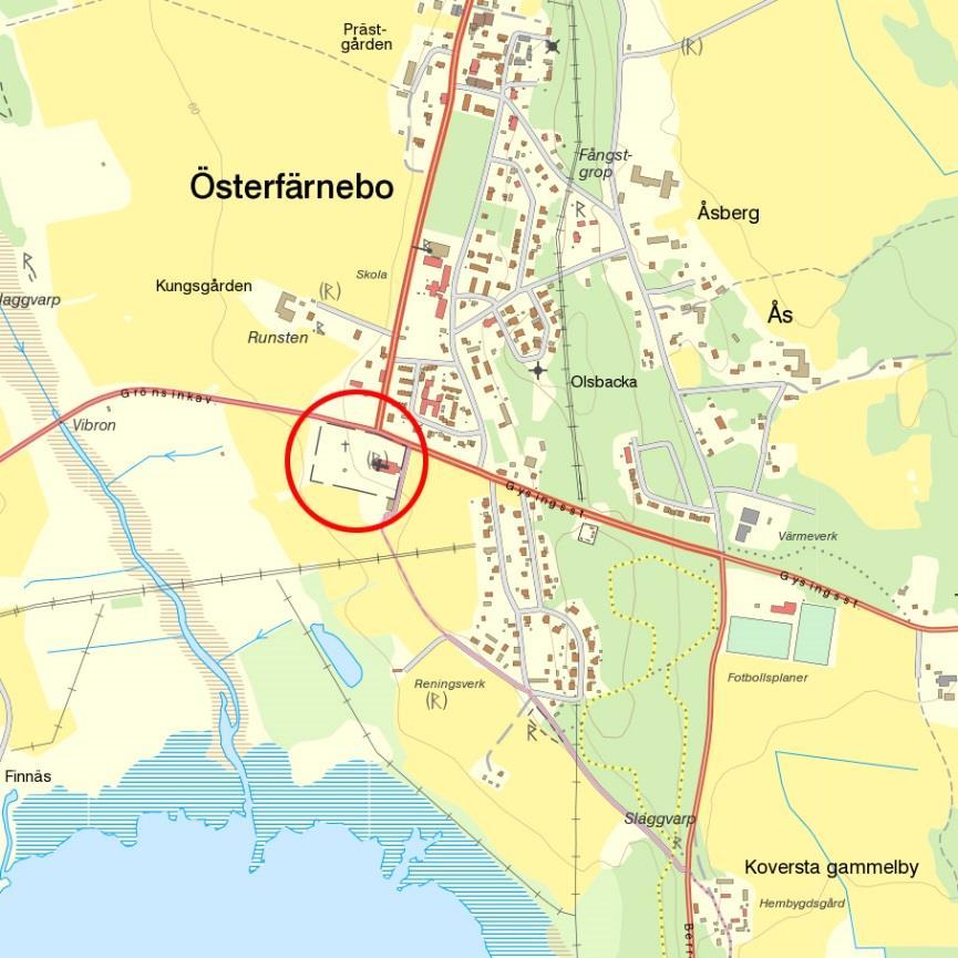 GEOGRAFISK PLACERING Kyrkplatsen i Österfärnebo markerar byns historiska centrum, intill landsvägen från Uppsala/Sala mot Årsunda/Ovansjö.