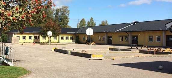 Laxå kommun har tre skolor med cirka 600 elever, med förskoleklasser och integrerade elever från särskolan och skolverksamhet för asylsökande inräknade, fördelade på följande rektorsområden