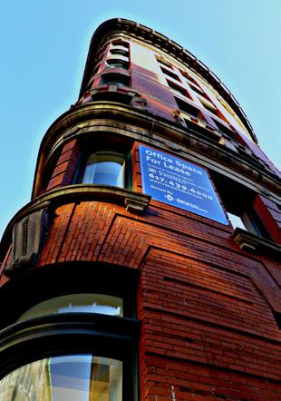 Boston CBD Highlights The Boston submarkets experienced negative absorption of 155,000 sf, raising vacancy 0.3 percent to 11.1 percent as Class A rents increased $0.88 to $50.29 per sf.