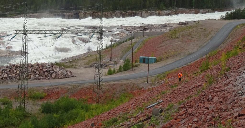 HYDROLOGI OCH VATTENBYGGNADSHYDRAULIK Hydrologi och vattenbyggnadshydraulik Forskningsområdet omfattar ämnen inom tillämpad strömningslära, det vill säga hydraulik, hydrologi och vattenbyggnad med