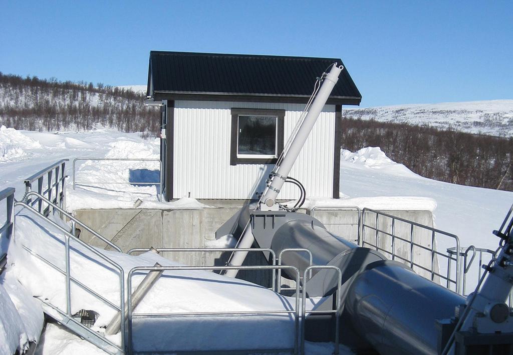 Forskningen består av vattenresursplanering med reglering av vatten, inre erosion i fyllningsdammar, höga flöden i vattendrag, strömningstekniska beräkningar för utskov, grundvatten och