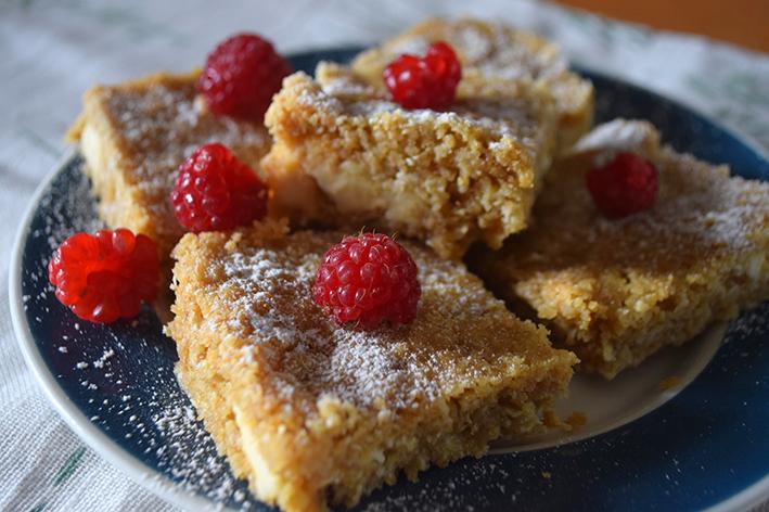 grader. Servera med rivna morötter eller en tomat-olivsallad. Recept och foto: Myllyn Paras.