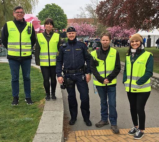 1 maj - 1:a majkommendering i POMA Den 1 maj är det olika partier som enligt tradition demonstrerar och håller tal i Malmö, på olika platser