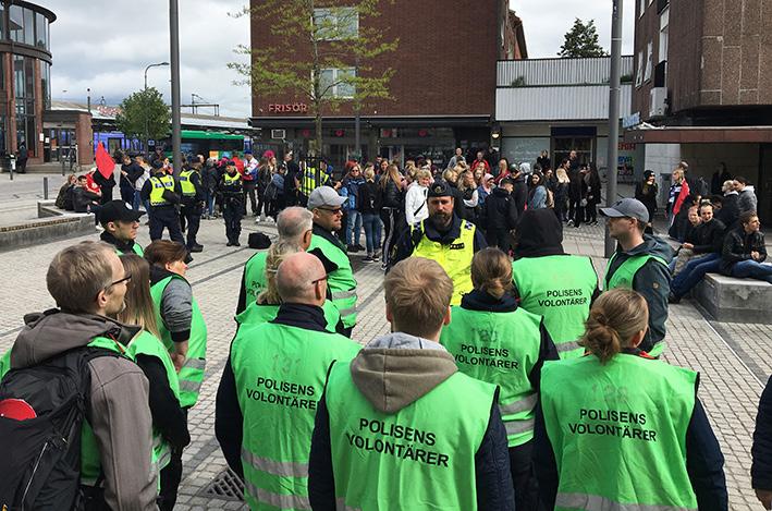 30 maj - Slutövning i SPT Under ca 2 veckor har 70-tal poliser övats i SPT (Särskilda polistaktiken) kring Hässleholm.
