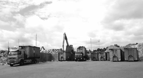 Lastbilen till Uppsala fram och tillbaka drar 5 liter diesel per mil. Det betyder 60 liter diesel att jämföra med de 10 ton olja som lasten motsvarade.