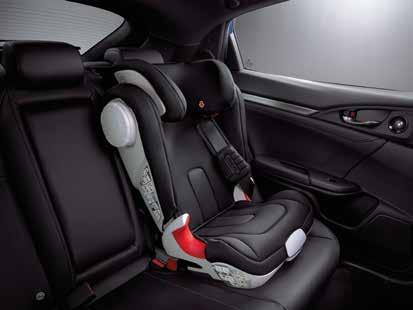 inuti din Civic genom Hondas paket med trådlös laddare säkerställer att med svarta kanter i nubuck för förbättrad skydd åt barn upp