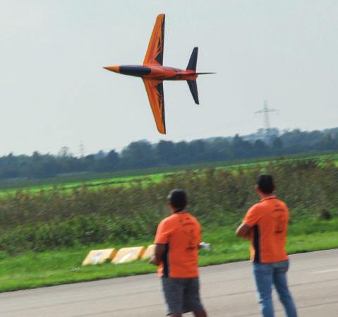 CERTIFIERING Vad som var bra var att det tyska modellflygförbundet var på plats under torsdagen för att certifiera alla flygplan som vägde över 25 kg (som inte redan var certifierade) enligt