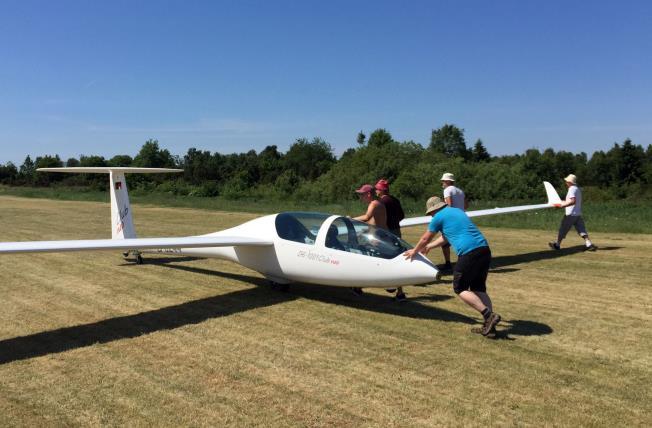 Centrala flygkurser på Ålleberg Under året har följande flygkurser genomförts på Ålleberg i tur och ordning: 1 IMC-kurs, 1 Grundkurs, 1 Fortskurs SEL och 1 C-kurs Young Pilot.