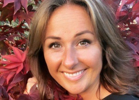 YOGA VID MS/NMO, WORKSHOP SVE: Sabah, som själv har MS/NMO berättar hur yogan varit till hjälp och hur hon format sin vardag för att ge plats till meditation och rörelser som håller igång kroppen Jag