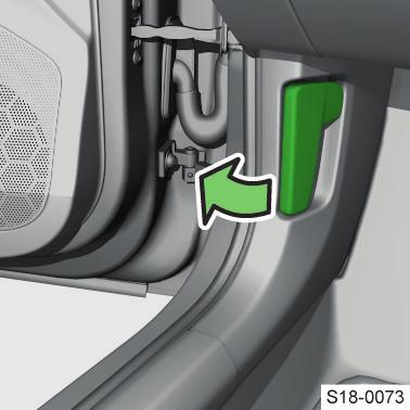 112 Motor, avgassystem och bränsle Motorhuv Inställningar Aktiveringen eller avaktiveringen av systemet sker i displayen på kombiinstrumentet i menypunkten Assistenter.
