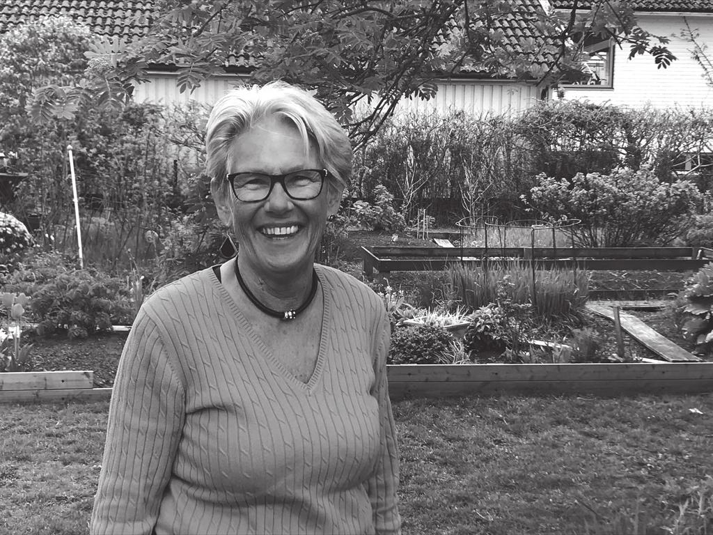 EVA SKÖRD EN AKTIV GLÄDJESPRIDARE text & foto: David Hjelmqvist 1946 föddes Eva Skörd i Mulseryd, strax väster om Jönköping. Hon var yngst av tre systrar i familjen.