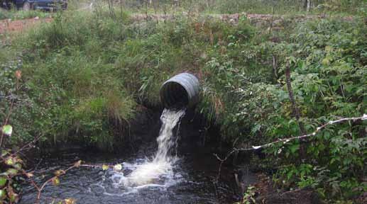 Vägmästarens hörna Större vägunderhåll 2011 Buskröjning och klippning Under sommarhalvåret har vägslänter och vägdiken röjts från buskar och gräs på samtliga byvägar.