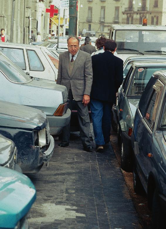 stort behov av en betydligt större insats Problemen med den bristande omsorgen om stadslivet eskalerade på allvar runt 1960, men därefter har det trots allt skett en positiv utveck ling på sina håll.
