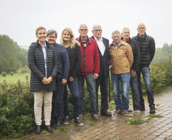 Ledningen 9 STYRELSE Styrelseledamöter från vänster: Caroline Ring, vd 217- Ingegerd Wetterlind, 2:e vice ordförande 215- Nina Gad-Burgman, ledamot 211- Lars Andersson, ledamot 215- Ingemar