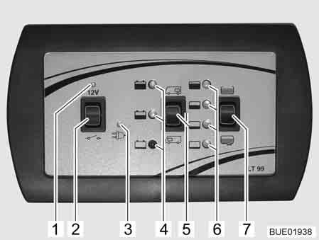 8 Elektrisk anläggning 8.4.4 Batteriladdning När fordonsmotorn är igång kopplas bodelsbatteriet och startbatteriet samman via ett relä i el-blocket och laddas av fordonsgeneratorn.