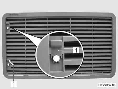 9 Fast installerade apparater 9.5 Kylskåp Medan man kör får kylskåpet endast vara i drift via 12 V-nätet. Vid höga omgivningstemperaturer uppnår kylskåpet inte längre full kyleffekt.