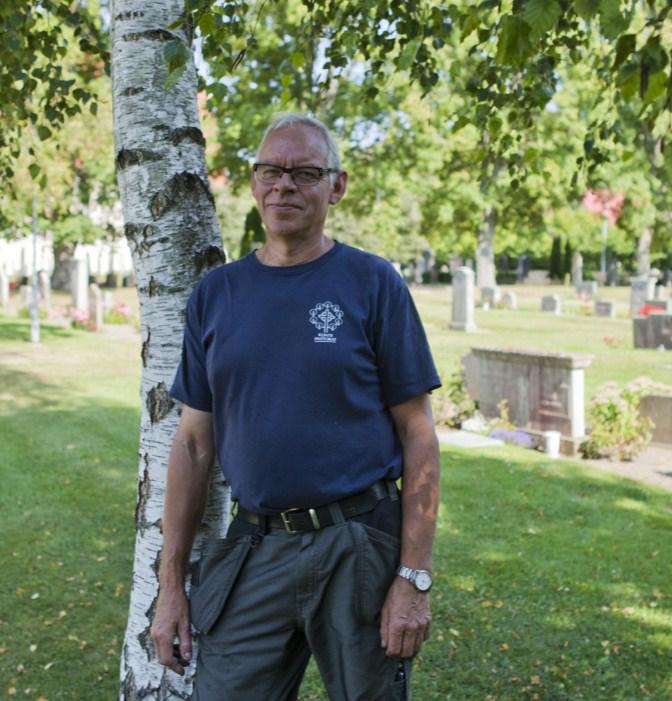 Kyrkogården ger många alternativ. Hasse Paulin är klockare i Klinte pastorat och han har lagt märke till att det råder en viss förvirring när det gäller de olika alternativen till en vanlig gravplats.