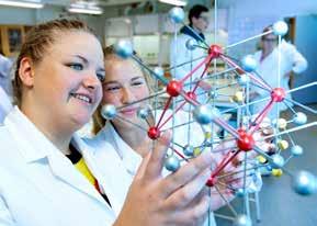 NATURVETENSKAPSPROGRAMMET LÄS MER PÅ SKOLORNAS WEBBPLATSER ALMÅSGYMNASIET NATURVETENSKAP OCH SAMHÄLLE Profil: Entreprenörskap BÄCKÄNGSGYMNASIET NATURVETENSKAP Profil: Ledarskap Profil: Medicin