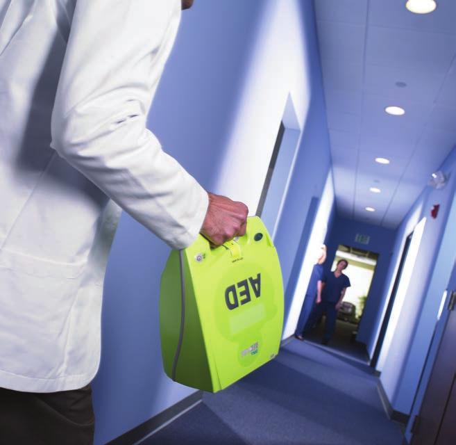 ZOLLs egen Real CPR Help -teknologi vägleder livräddarna så att de kan utföra HLR enligt den senaste riktlinjerna för kompressionsdjup och kompressionstakt.