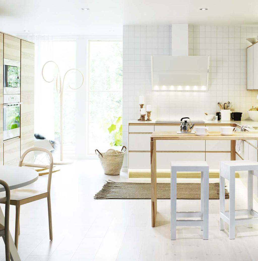 Vera vit/liv ask Älskar du det ljusa, lätta och stilrena som präglar skandinavisk formgivning, då är detta ett kök för dig.