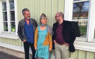 Martin Östergren, piano och sång Mirjam Charas Östergren, violin och sång Viola Östergren, violin Torsdag 18 juli 19:00, Träslövsläge kyrka Edo
