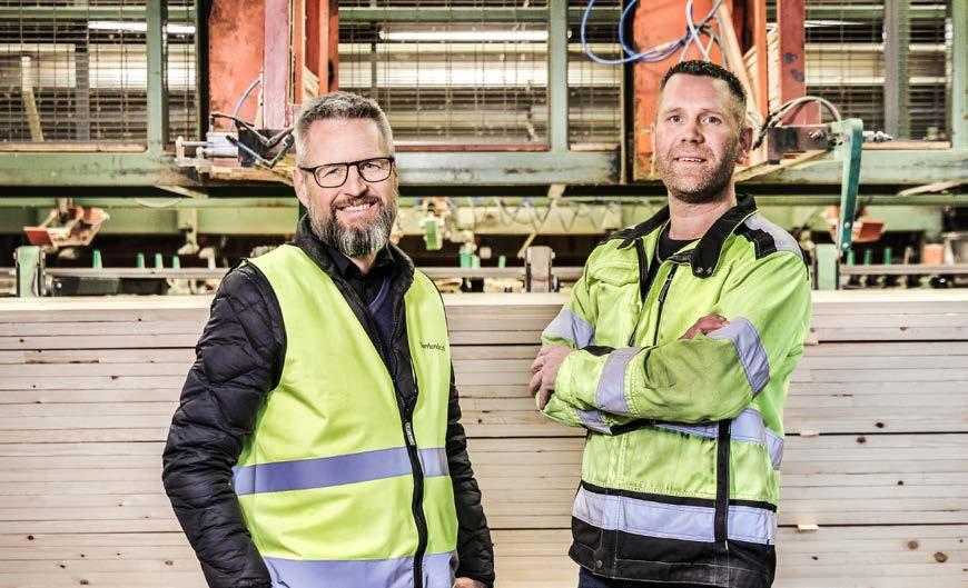 En evighetsmaskin. Produktionen på Norrlands trä pågår nästan dygnet runt. Att ha en truck som bara går och går är ett måste.