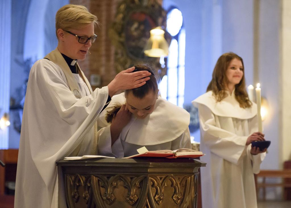 Dopet en gåva till oss I grund och botten är dopet en gåva från Gud. Dopet är en fest då vi firar att den som döps blir en del i Guds stora familj den världsvida kyrkan.