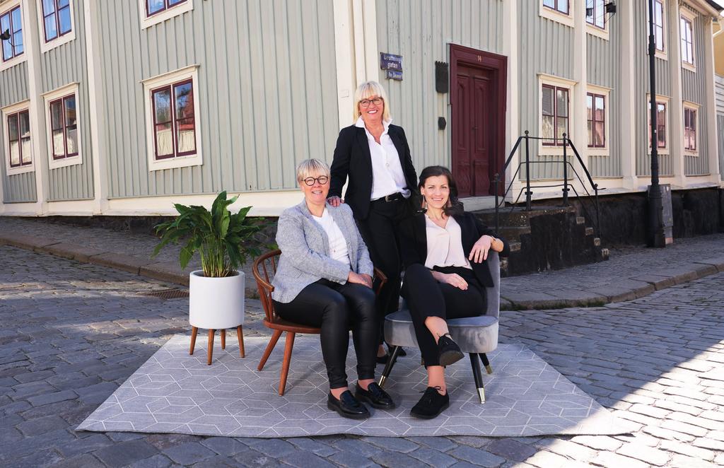 Med oss är bostadsaffären hemma För oss på Carlshamnmäklarna är varje bostad ett hem, och det förtjänar sin alldeles egna omsorg och marknadsföring.