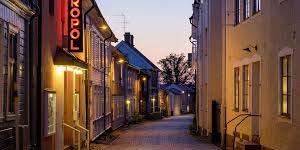 EN KLUBB MED LUFT UNDER VINGARNA Efter några års negativ medlemsutveckling har Eksjö IWC lyckats vända trenden. Nu har klubben sedan en tid tillbaka en kö av presumtiva medlemmar.