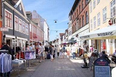 Lördagen den 28 september Tid: 09:00 vid stationen och