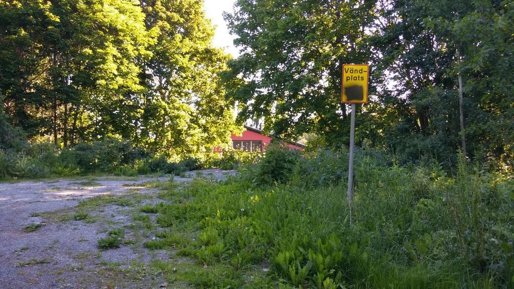 3. Förutsättningar 3.1 Nuvarande markanvändning Planområdet består delvis av fem fastigheter med byggnader som används av olika företag.
