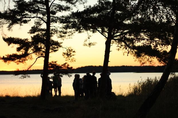 TIDSSCHEMA När ska aktiviteter och workshops hållas? Hur mycket tid behöver folk för att göra sig iordning inför galakvällen? När börjar galakvällen?