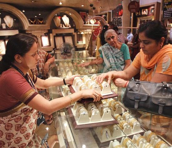 Prata ner priset med gott humör i Indien är prutandet en naturlig del av shoppingen. Indier är extremt kostnadsmedvetna och anser sig inte ha gjort en bra affär om de inte fått en rejäl rabatt.